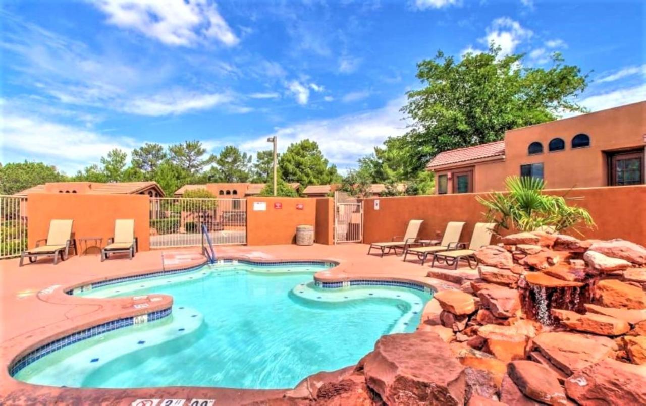Sedona Pines Resort Kültér fotó Outdoor pool at the Inn at Eagle Mountain