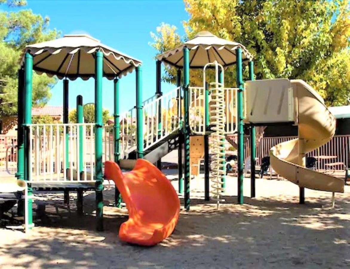 Sedona Pines Resort Kültér fotó Playground at the school