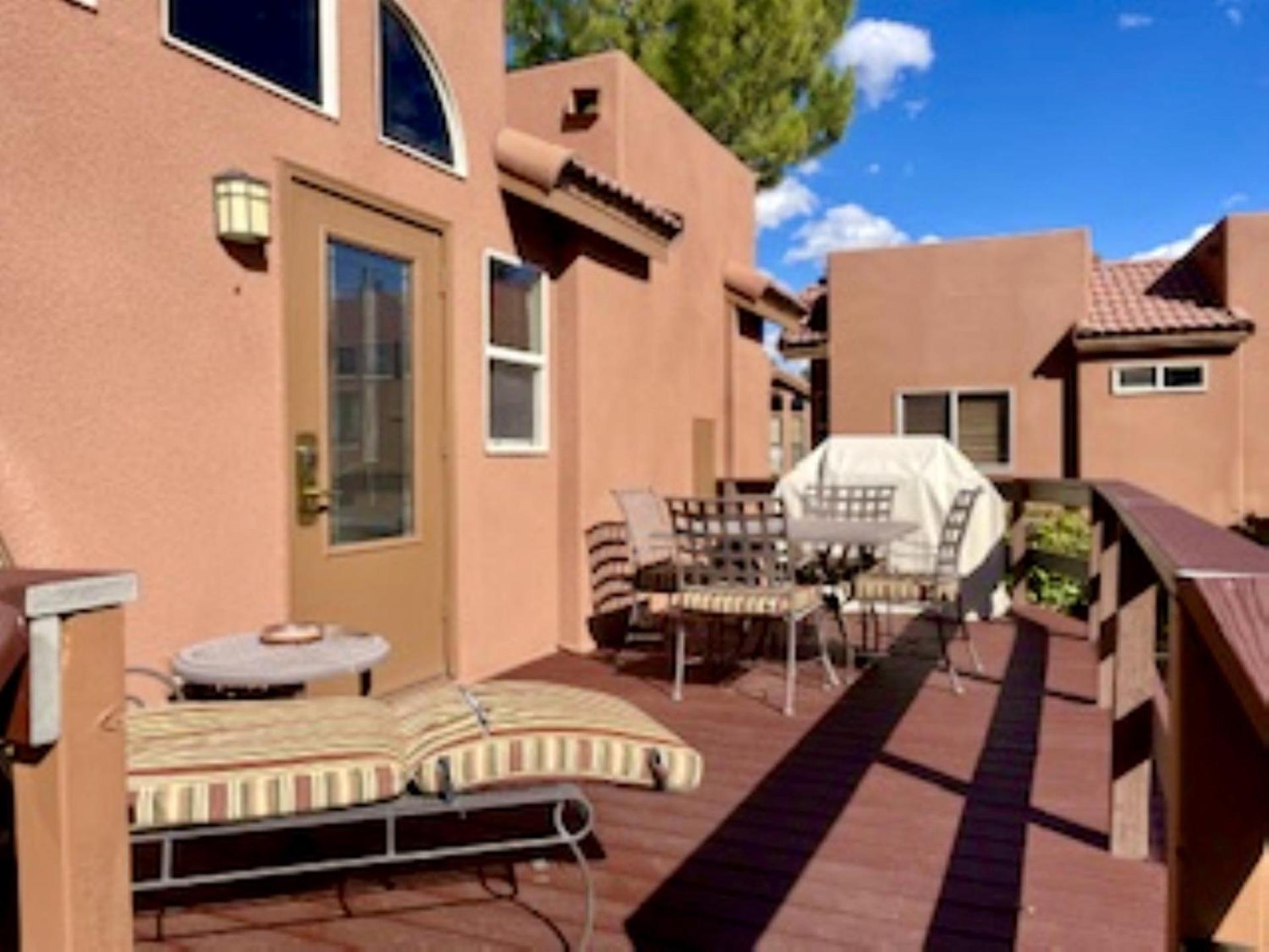 Sedona Pines Resort Kültér fotó A patio